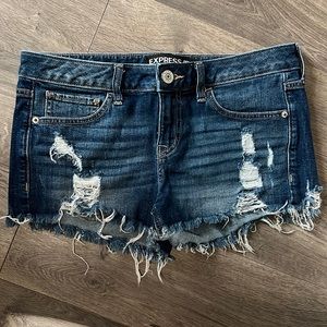 Shortie low rise dark denim